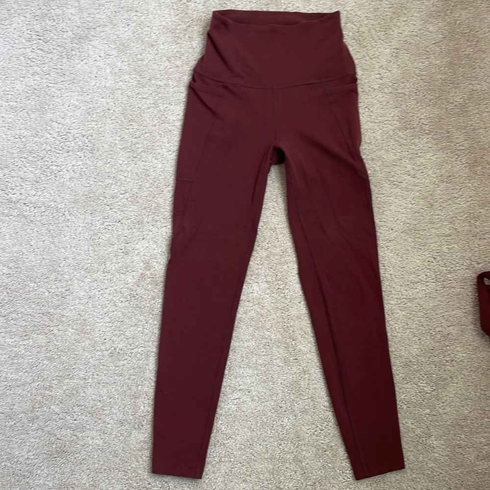 BEYOND YOGA high waisted pocket leggings-size small
